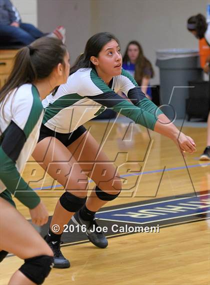 Thumbnail 1 in Reagan [Ronald] vs Smithson Valley (NEISD Invitational) photogallery.