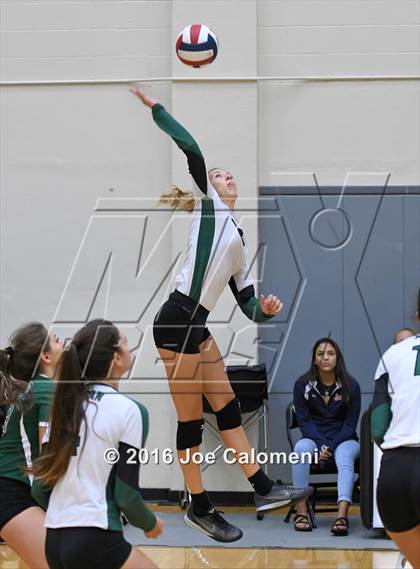 Thumbnail 1 in Reagan [Ronald] vs Smithson Valley (NEISD Invitational) photogallery.