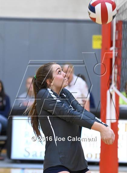 Thumbnail 3 in Reagan [Ronald] vs Smithson Valley (NEISD Invitational) photogallery.