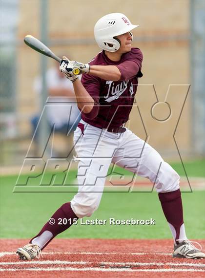 Thumbnail 3 in Alamo Heights vs. Dripping Springs (5A Regional Quarterfinals) photogallery.