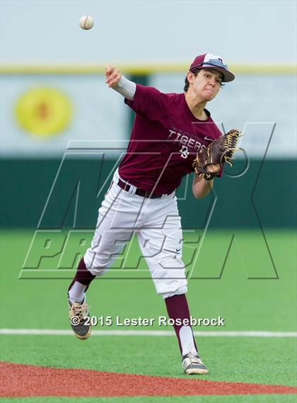 Thumbnail 1 in Alamo Heights vs. Dripping Springs (5A Regional Quarterfinals) photogallery.
