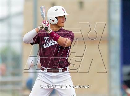 Thumbnail 1 in Alamo Heights vs. Dripping Springs (5A Regional Quarterfinals) photogallery.