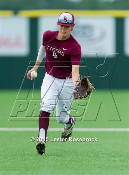 Thumbnail 1 in Alamo Heights vs. Dripping Springs (5A Regional Quarterfinals) photogallery.