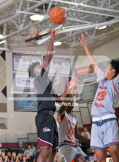 Thumbnail 1 in Woodcreek vs. Beverly Hills (Rancho Mirage Holiday Invitational) photogallery.