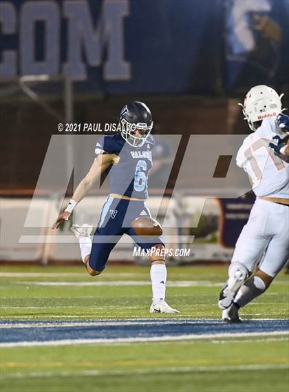 Thumbnail 2 in Eastside Catholic @ Valor Christian photogallery.