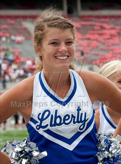 Thumbnail 3 in Olentangy Liberty vs. Coffman (Kirk Herbstreit Varsity Football Series) photogallery.