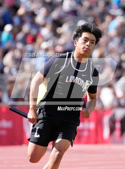 Thumbnail 1 in CHSAA Final 2A (4x800 Relay) photogallery.