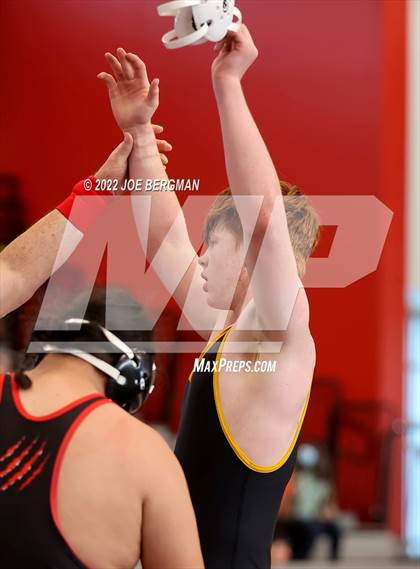 Thumbnail 1 in CIF-CS D5 Section Quarterfinals photogallery.