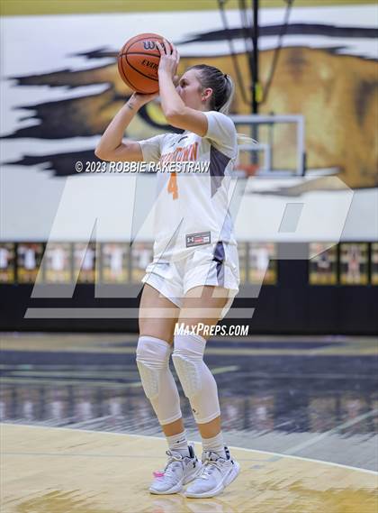 Thumbnail 1 in Springtown vs. Chapel Hill (Kaufman Holiday Tournament) photogallery.