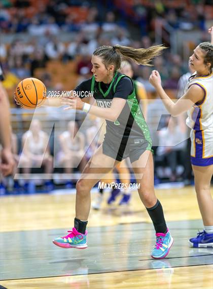 Thumbnail 1 in St. Marys vs. Charleston Catholic (WVSSAC Class AA State Tournament Semifinal) photogallery.