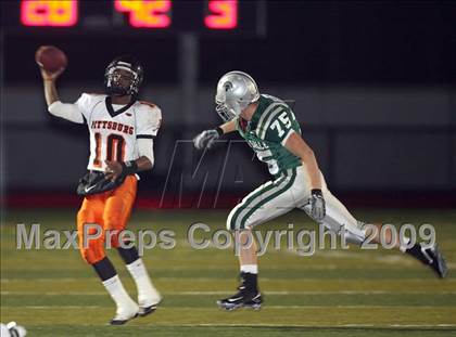Thumbnail 3 in Pittsburg vs. De La Salle (CIF NCS D1 Final) photogallery.