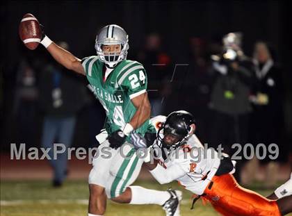 Thumbnail 2 in Pittsburg vs. De La Salle (CIF NCS D1 Final) photogallery.