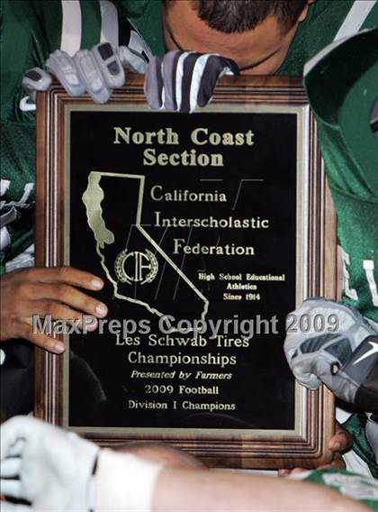 Thumbnail 3 in Pittsburg vs. De La Salle (CIF NCS D1 Final) photogallery.