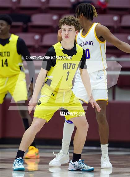 Thumbnail 3 in Alto @ Big Sandy (UIL 2A D II Bi-District Playoff) photogallery.