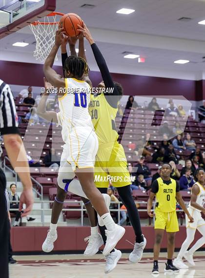 Thumbnail 1 in Alto @ Big Sandy (UIL 2A D II Bi-District Playoff) photogallery.