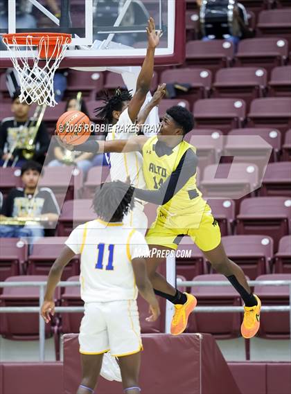 Thumbnail 1 in Alto @ Big Sandy (UIL 2A D II Bi-District Playoff) photogallery.