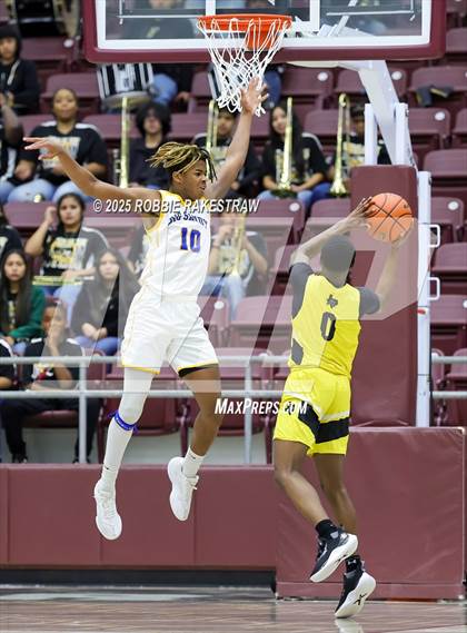 Thumbnail 1 in Alto @ Big Sandy (UIL 2A D II Bi-District Playoff) photogallery.