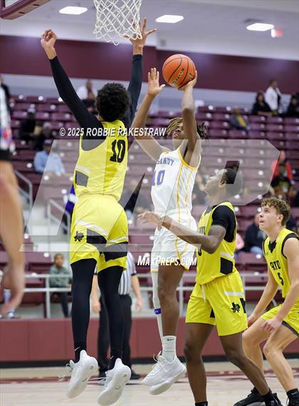 Thumbnail 3 in Alto @ Big Sandy (UIL 2A D II Bi-District Playoff) photogallery.