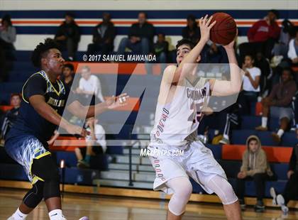 Thumbnail 2 in Notre Dame (SO) vs Chaminade photogallery.