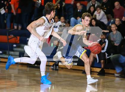 Thumbnail 2 in Notre Dame (SO) vs Chaminade photogallery.