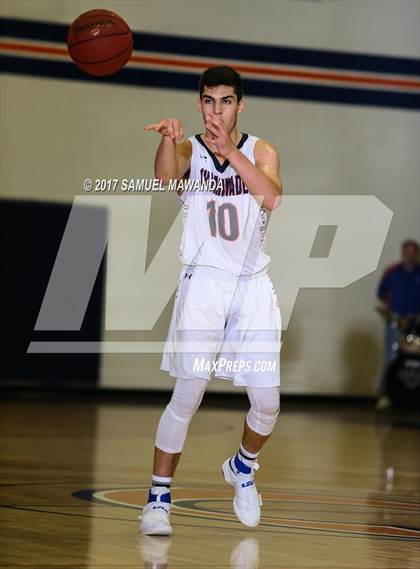 Thumbnail 3 in Notre Dame (SO) vs Chaminade photogallery.