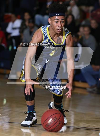 Thumbnail 3 in Notre Dame (SO) vs Chaminade photogallery.