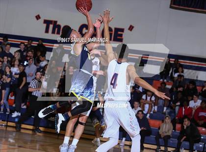 Thumbnail 3 in Notre Dame (SO) vs Chaminade photogallery.
