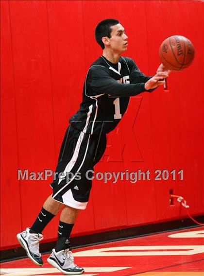 Thumbnail 1 in Servite vs. Millikan (Sea Hawk Classic) photogallery.