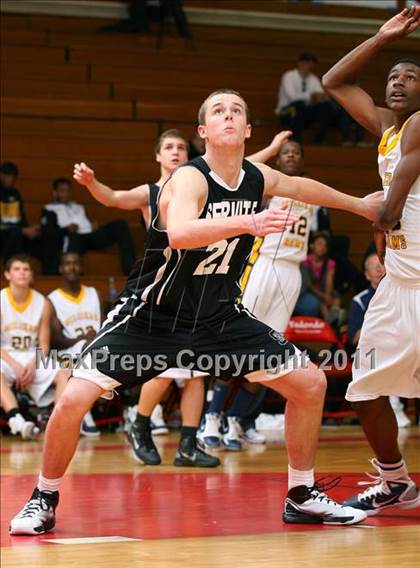 Thumbnail 1 in Servite vs. Millikan (Sea Hawk Classic) photogallery.