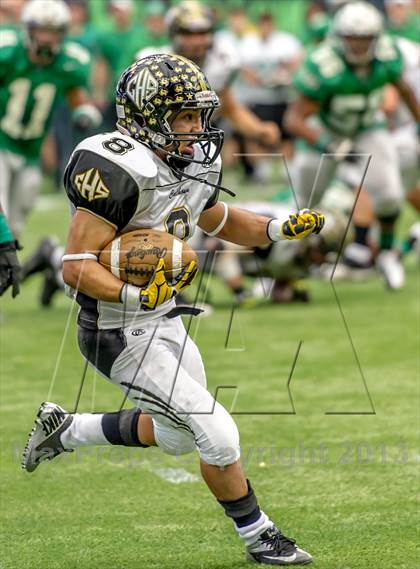 Thumbnail 2 in Brenham vs. Calhoun (UIL 4A D2 Semifinal) photogallery.