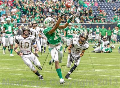 Thumbnail 2 in Brenham vs. Calhoun (UIL 4A D2 Semifinal) photogallery.