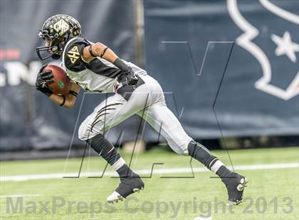 Thumbnail 2 in Brenham vs. Calhoun (UIL 4A D2 Semifinal) photogallery.