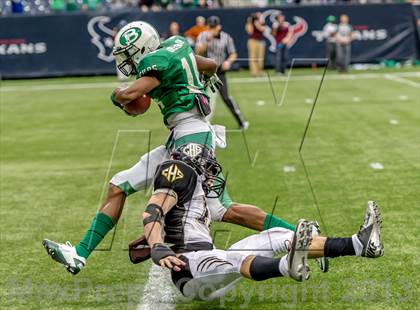 Thumbnail 3 in Brenham vs. Calhoun (UIL 4A D2 Semifinal) photogallery.