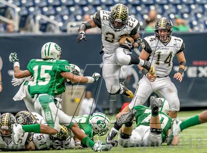 Thumbnail 2 in Brenham vs. Calhoun (UIL 4A D2 Semifinal) photogallery.