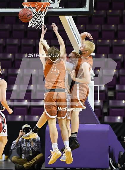 Thumbnail 3 in Montrose vs. Mead (CHSAA 4A State Final) photogallery.