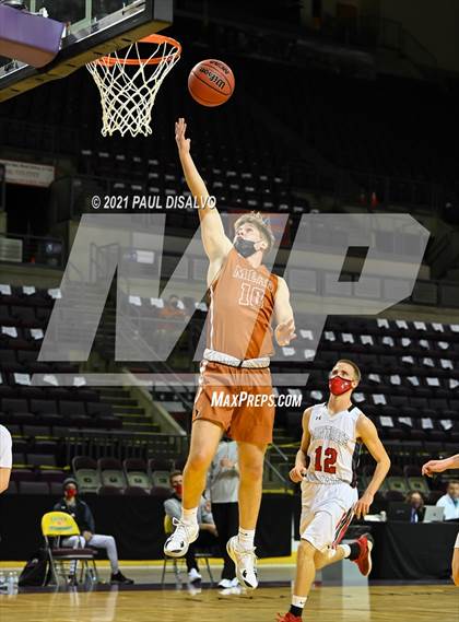 Thumbnail 2 in Montrose vs. Mead (CHSAA 4A State Final) photogallery.