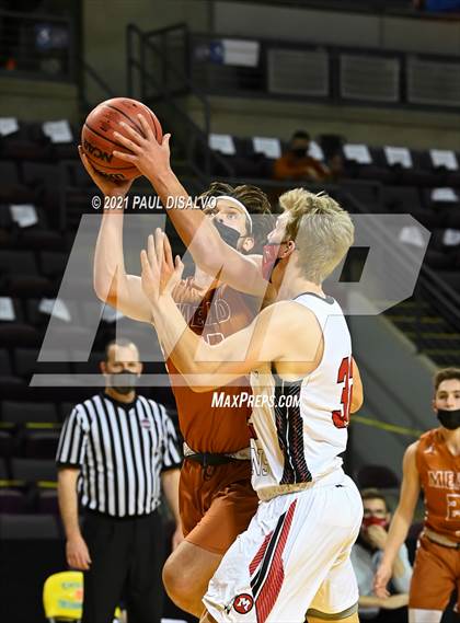 Thumbnail 3 in Montrose vs. Mead (CHSAA 4A State Final) photogallery.