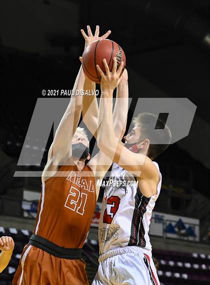 Thumbnail 3 in Montrose vs. Mead (CHSAA 4A State Final) photogallery.