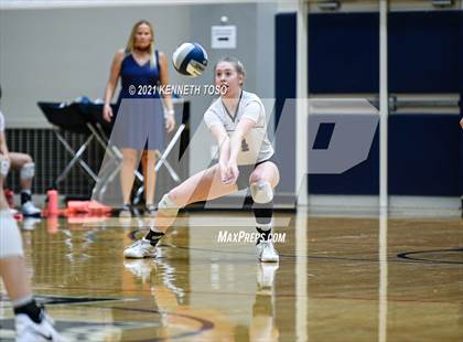 Thumbnail 2 in Harlan vs. Brandeis (UIL Region 4 Semi-Final) photogallery.