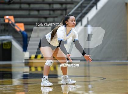 Thumbnail 1 in Harlan vs. Brandeis (UIL Region 4 Semi-Final) photogallery.