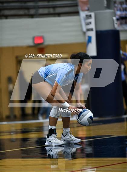 Thumbnail 1 in Harlan vs. Brandeis (UIL Region 4 Semi-Final) photogallery.
