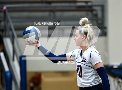 Thumbnail 2 in Harlan vs. Brandeis (UIL Region 4 Semi-Final) photogallery.