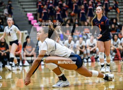 Thumbnail 1 in Harlan vs. Brandeis (UIL Region 4 Semi-Final) photogallery.