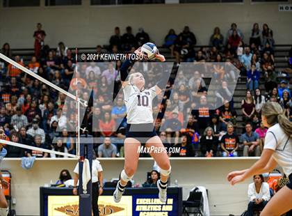 Thumbnail 2 in Harlan vs. Brandeis (UIL Region 4 Semi-Final) photogallery.