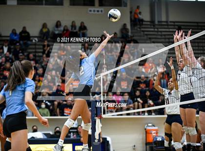 Thumbnail 2 in Harlan vs. Brandeis (UIL Region 4 Semi-Final) photogallery.