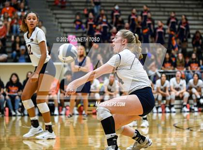 Thumbnail 3 in Harlan vs. Brandeis (UIL Region 4 Semi-Final) photogallery.