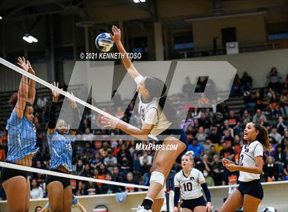 Thumbnail 3 in Harlan vs. Brandeis (UIL Region 4 Semi-Final) photogallery.