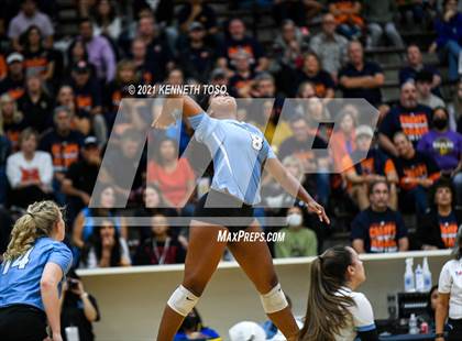 Thumbnail 2 in Harlan vs. Brandeis (UIL Region 4 Semi-Final) photogallery.