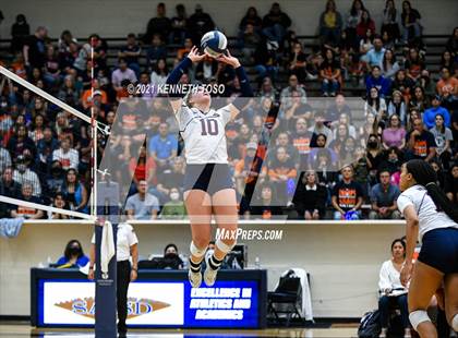 Thumbnail 1 in Harlan vs. Brandeis (UIL Region 4 Semi-Final) photogallery.