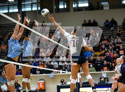 Thumbnail 3 in Harlan vs. Brandeis (UIL Region 4 Semi-Final) photogallery.
